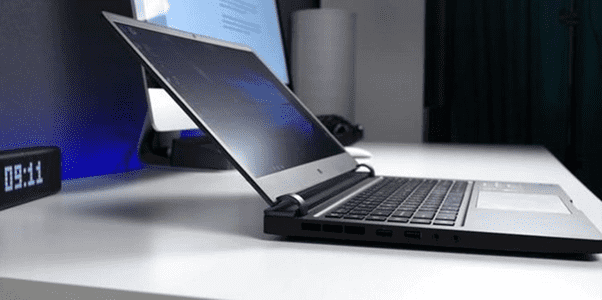 Ноутбук Gaming Laptop 3 с открытой крышкой